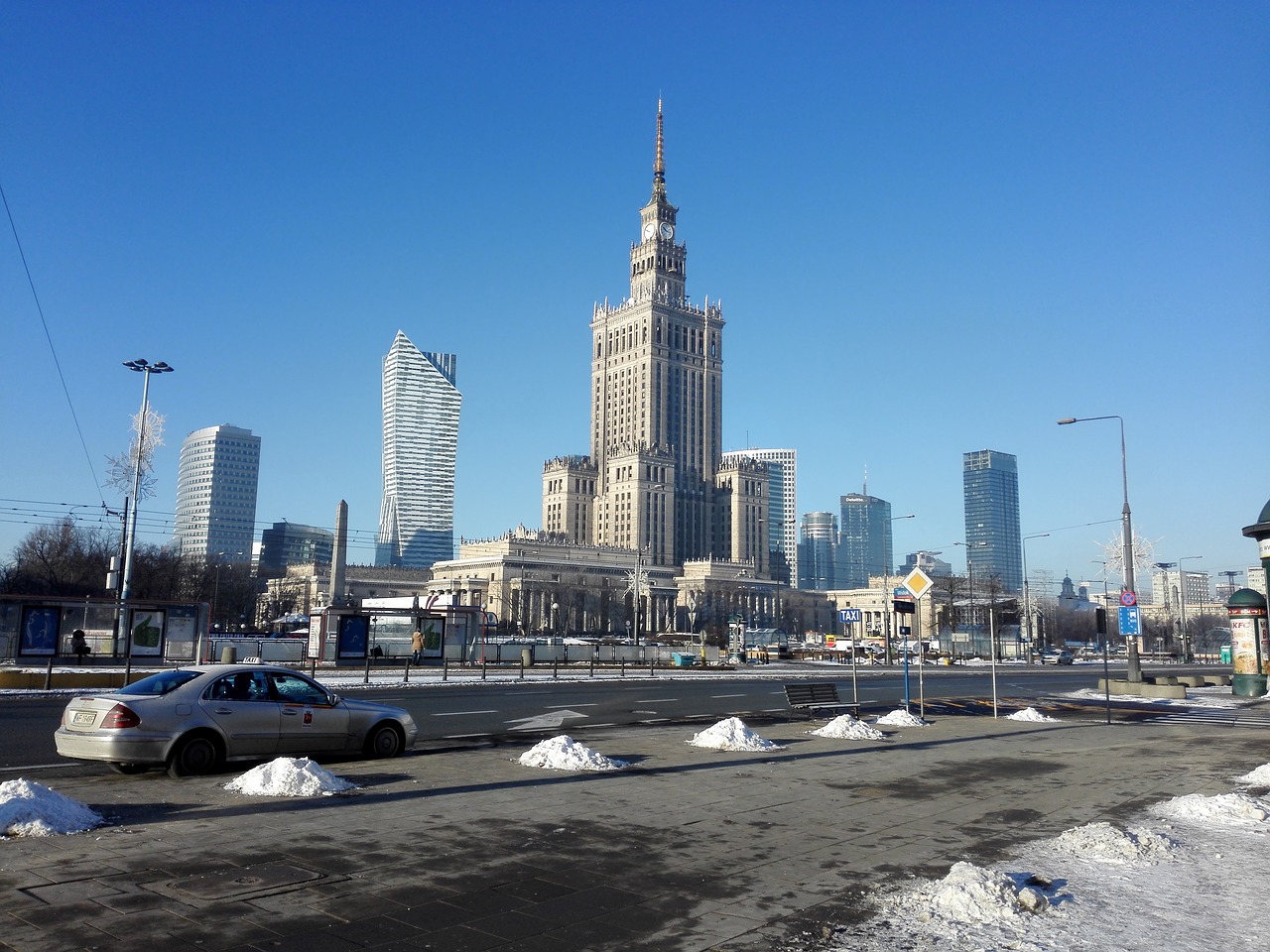 Jakie korzyści daje wirtualne biuro w Warszawie?